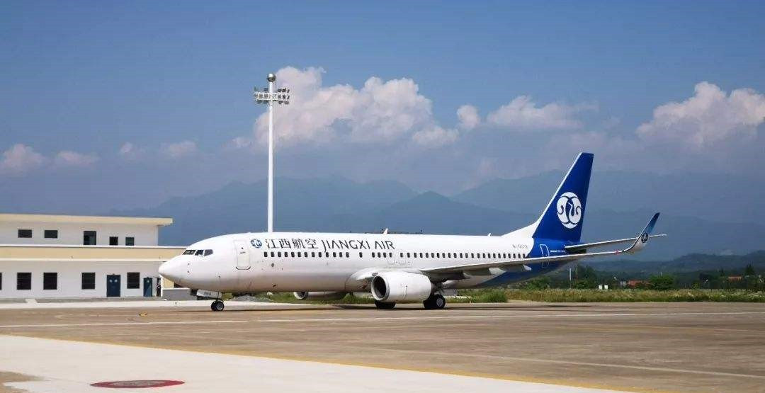 在场试飞的江西航空B737-800