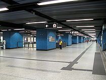 蓝田站大堂