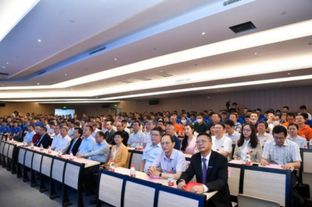 电子科技大学（深圳）高等研究院隆重举行首届开学典礼
