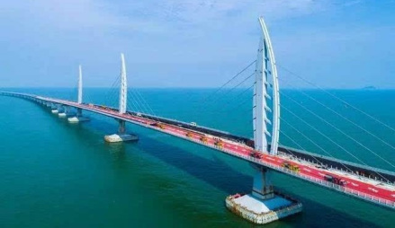 港珠澳大桥江海直达船航道桥