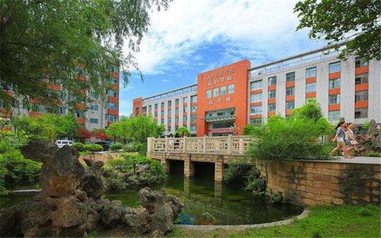 湖北民族大学校内风光