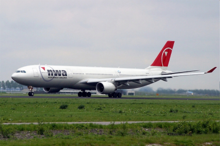 美国西北航空330-300