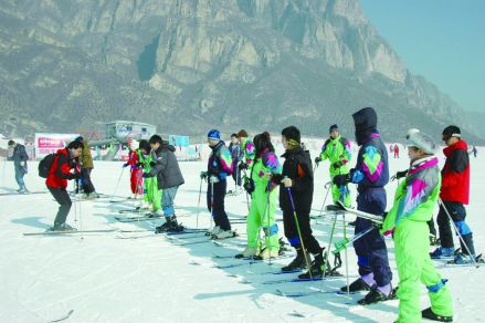 巨石山滑雪场