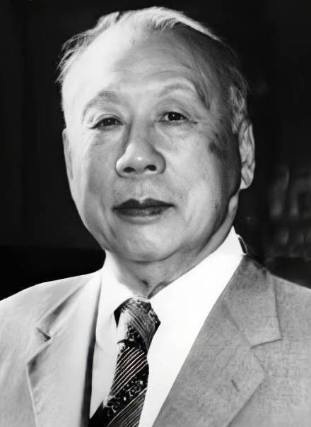 伍修权