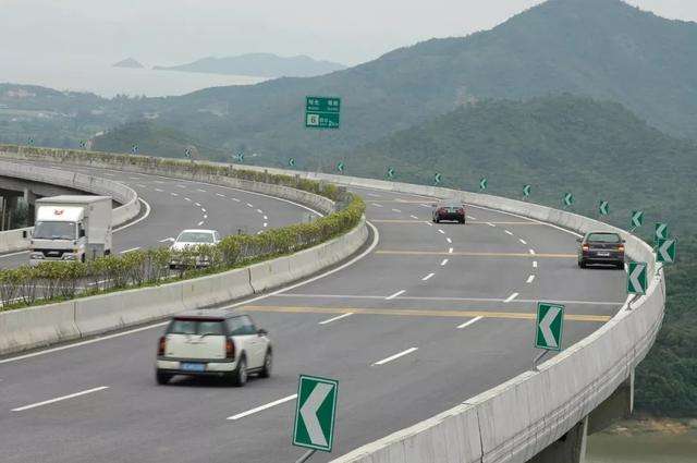 盐田—坝岗高速公路