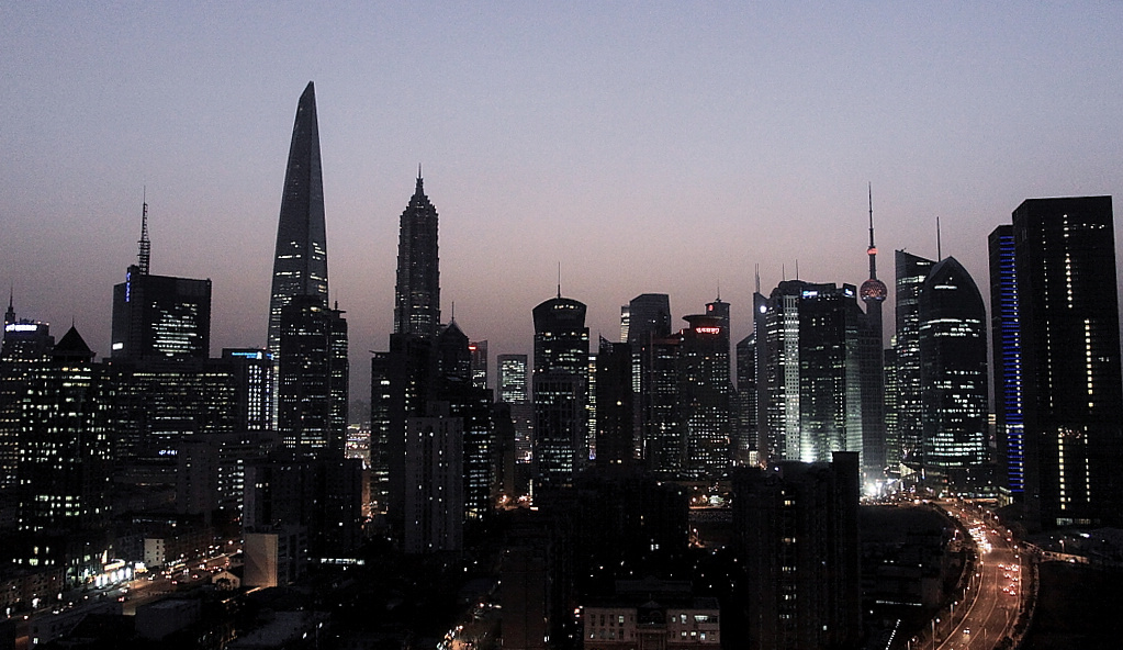 夜色下的陆家嘴国际金融城