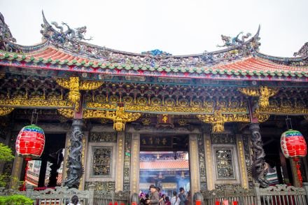 重修后的龙山寺
