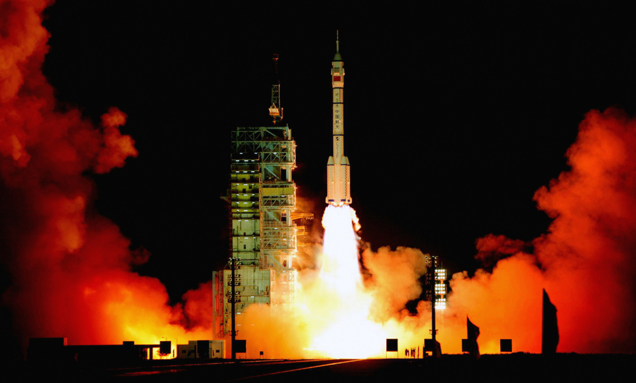 神舟七号飞船发射成功 