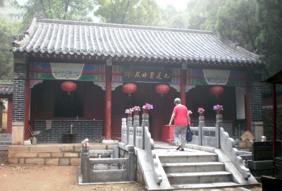 九莲圣母殿