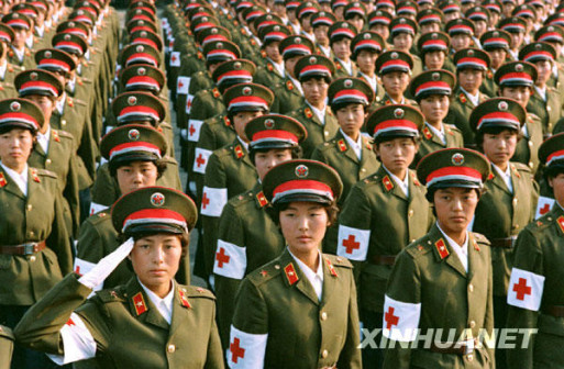 首次阅兵出现女兵
