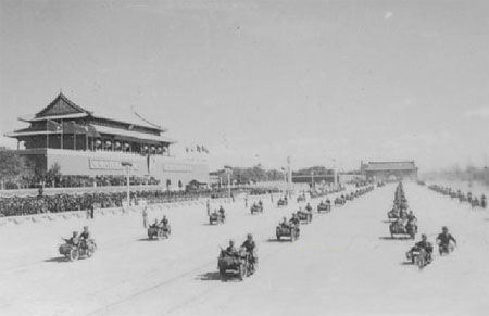 1951年受阅的摩托化步兵部队