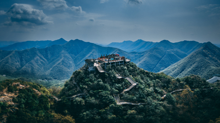 吴越“弟”一峰