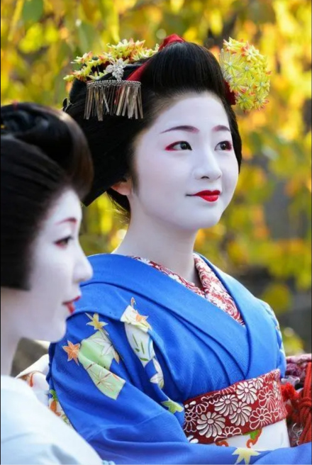舞妓妆容
