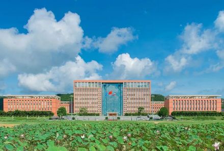 珠海科技学院图书馆