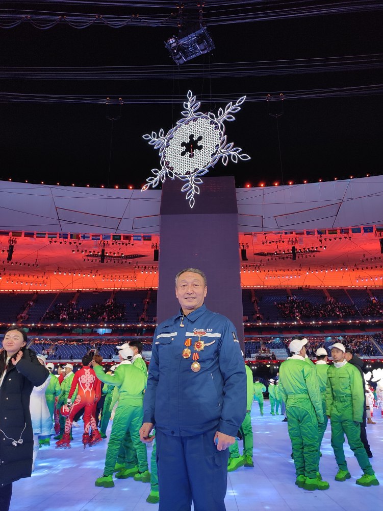 许振超参与北京冬奥会国旗传递 
