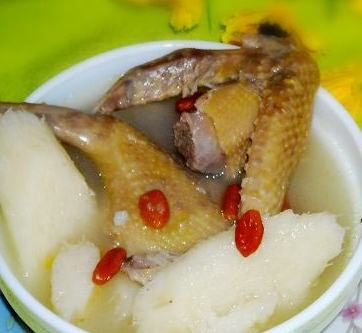 山药茯苓乳鸽汤
