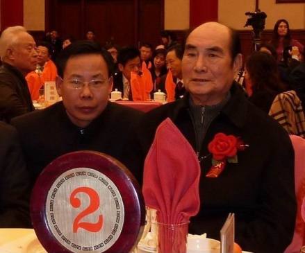 军委副主席张万年与陈恩田