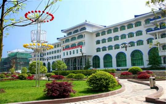 湖北民族大学校内风光