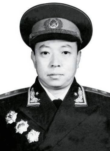梁必业
