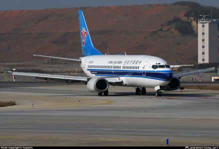 南航波音737-300
