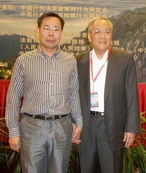 中政大校长陈光中与陈恩田（左一）