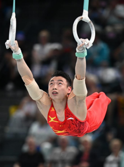 中国选手邹敬园在比赛中