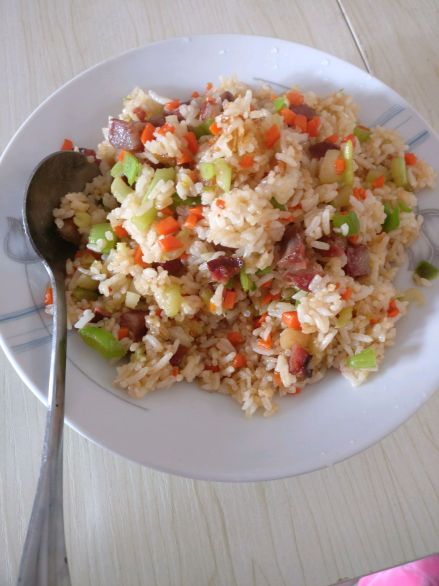腊肠炒饭