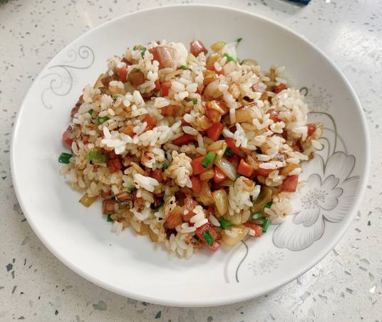 烧肉洋葱炒饭