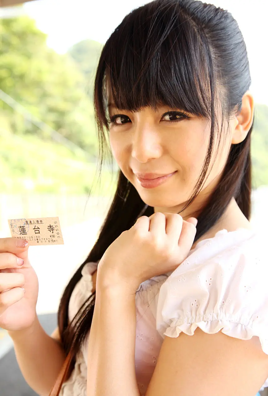 栗林里莉