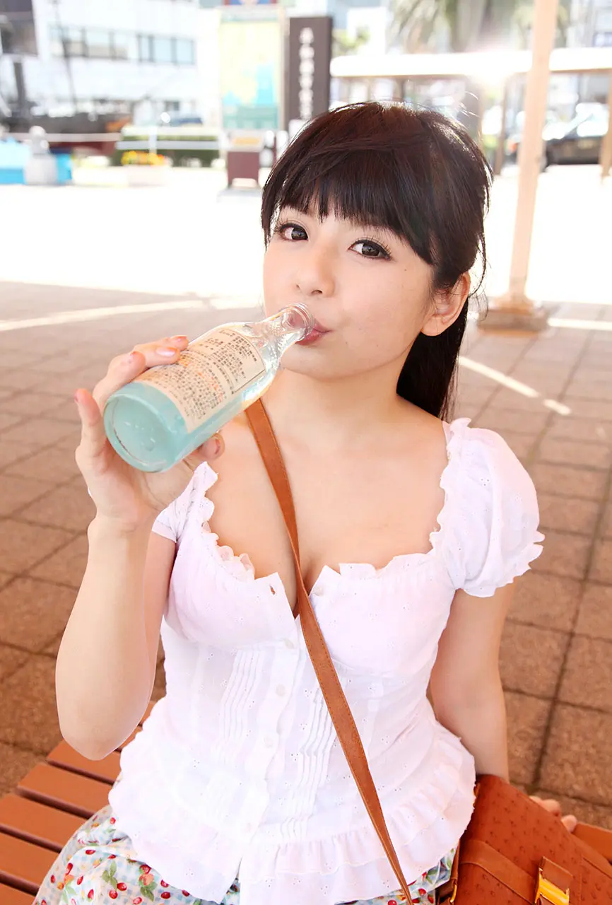 栗林里莉