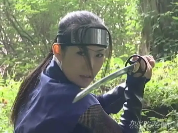小峰由衣