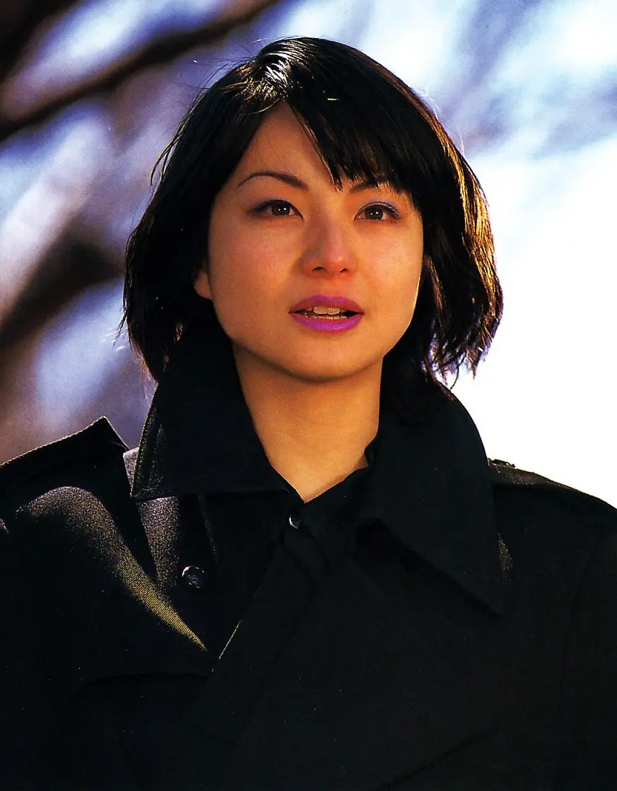 城麻美 