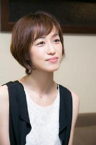 及川奈央