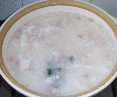 皮蛋腊肠粥