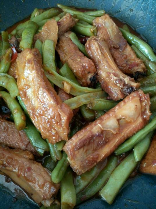 豆角烧排骨