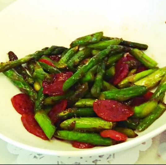 芦笋炒腊肠