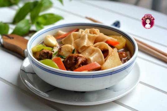 鸡腿土豆抻面
