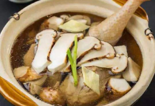 松茸炖鸡