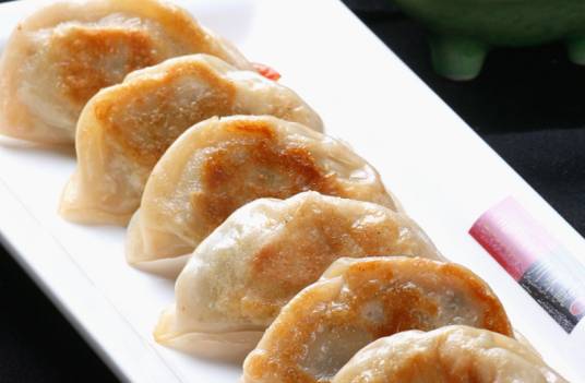 芹菜肉馅煎饺