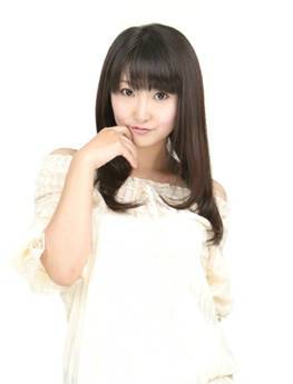 金城真央