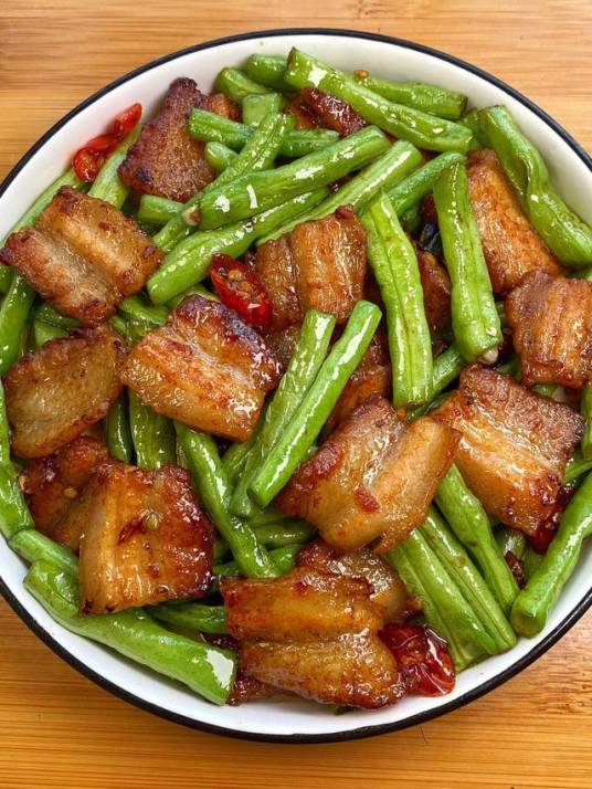 五花肉炒豆角
