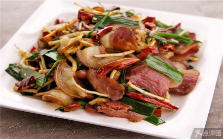 折耳根炒腊肉