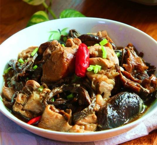 蘑菇炖鸡汤