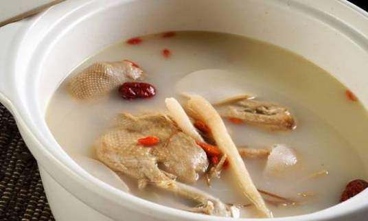白鸽炖鱼鳔