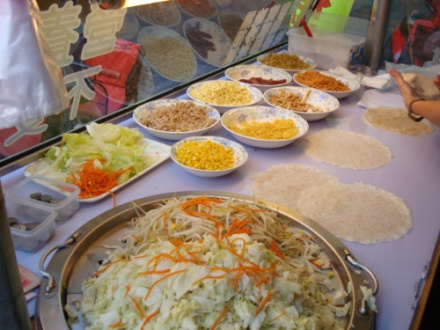 准备润饼馅儿