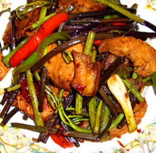 蕨菜炒回锅肉