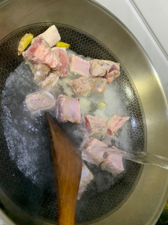 玉米排骨汤制作步骤