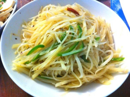 青红椒、扁豆炒土豆丝