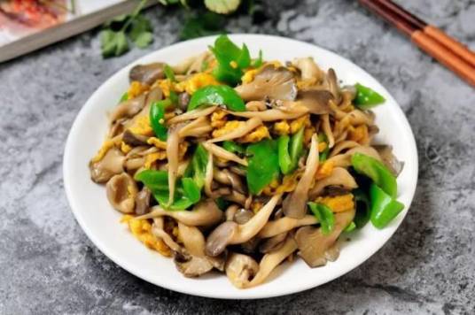青椒炒平菇