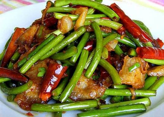 蒜苔回锅肉